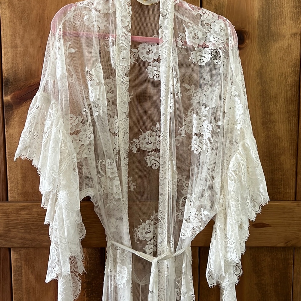 ✨JENS PIRATE BOOTY✨ Kimono NWT